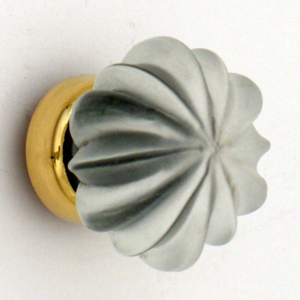 Handmade Frosted Clear Daisy Flower Cupboard Knob