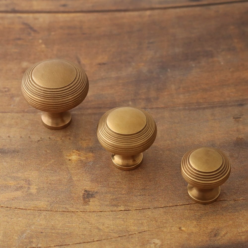 Hatton Reeded Cabinet Knob - Aged Brass
