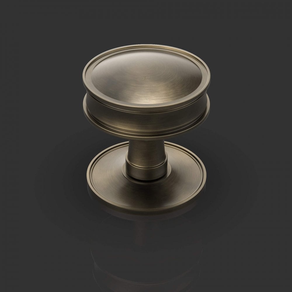 Agravain Centre Door Knob