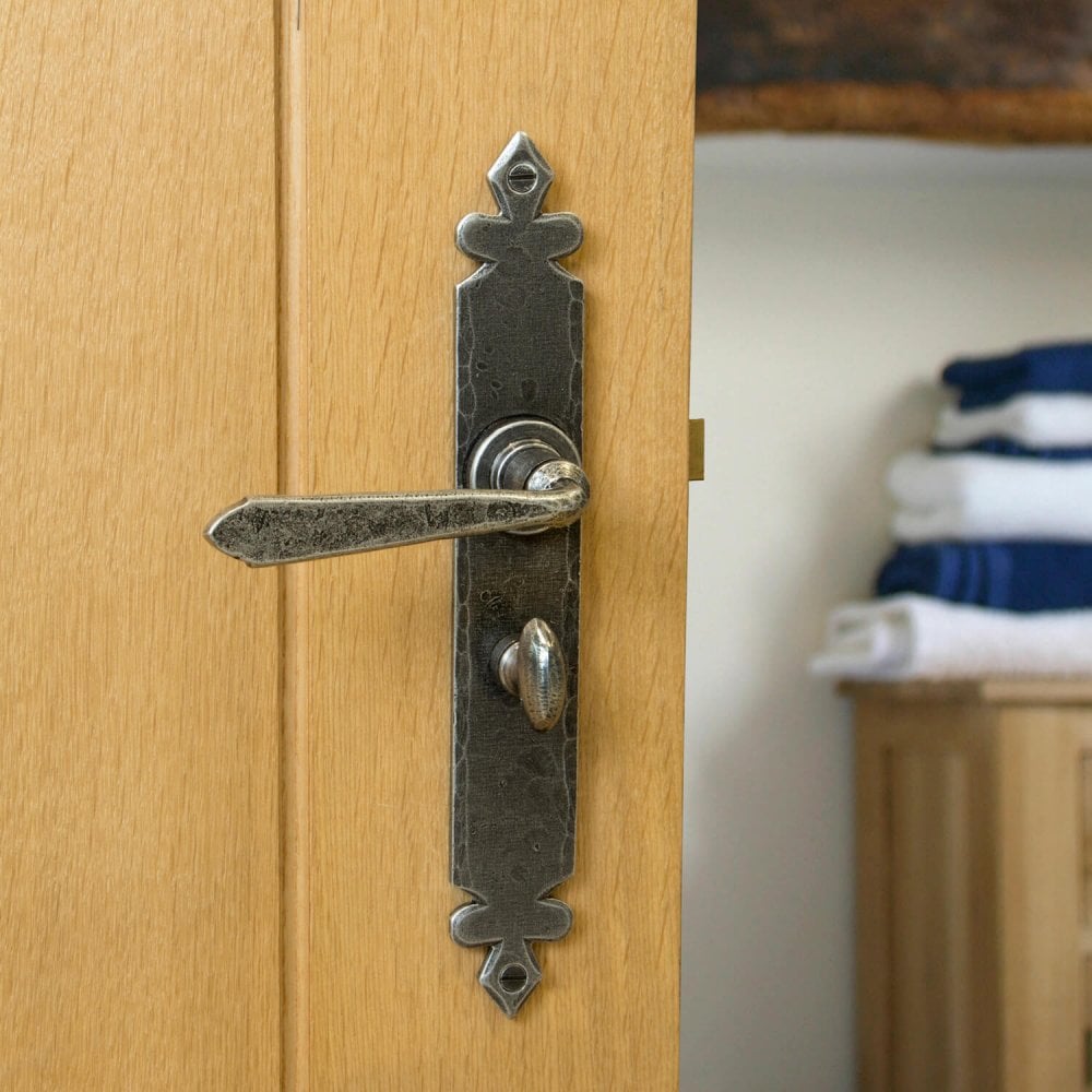 Cromwell Lever Range - Black or Pewter
