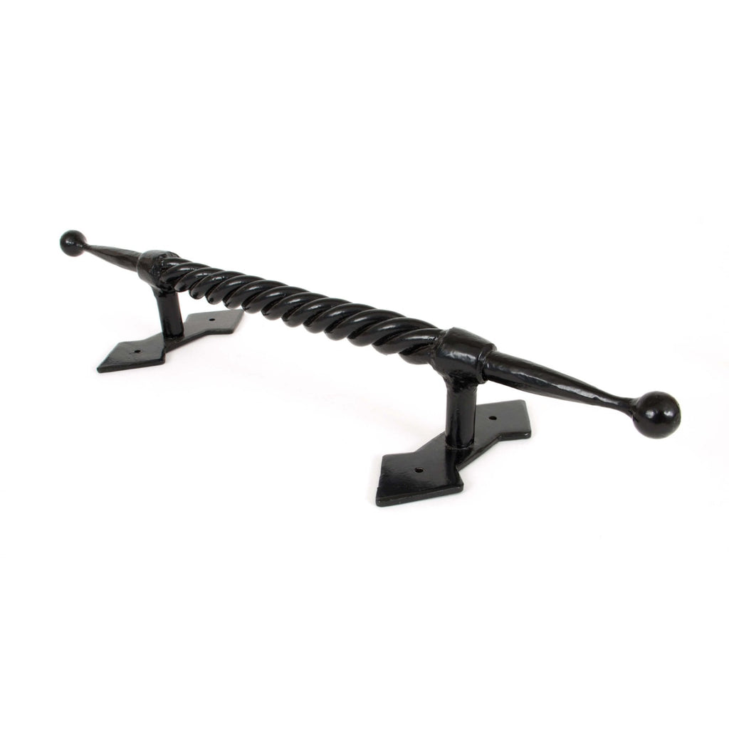Black Robe Pull Handle