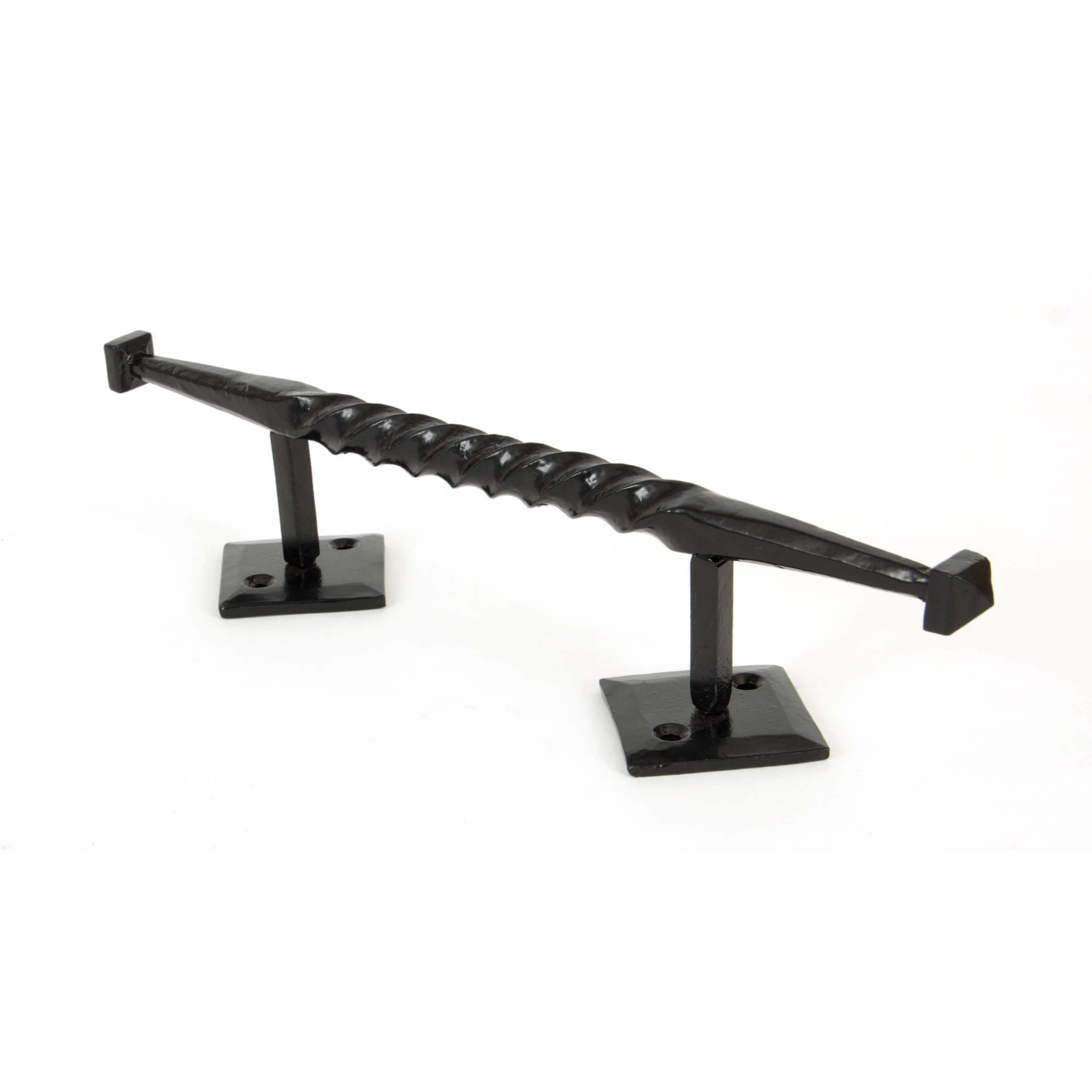Black Robe Pull Handle