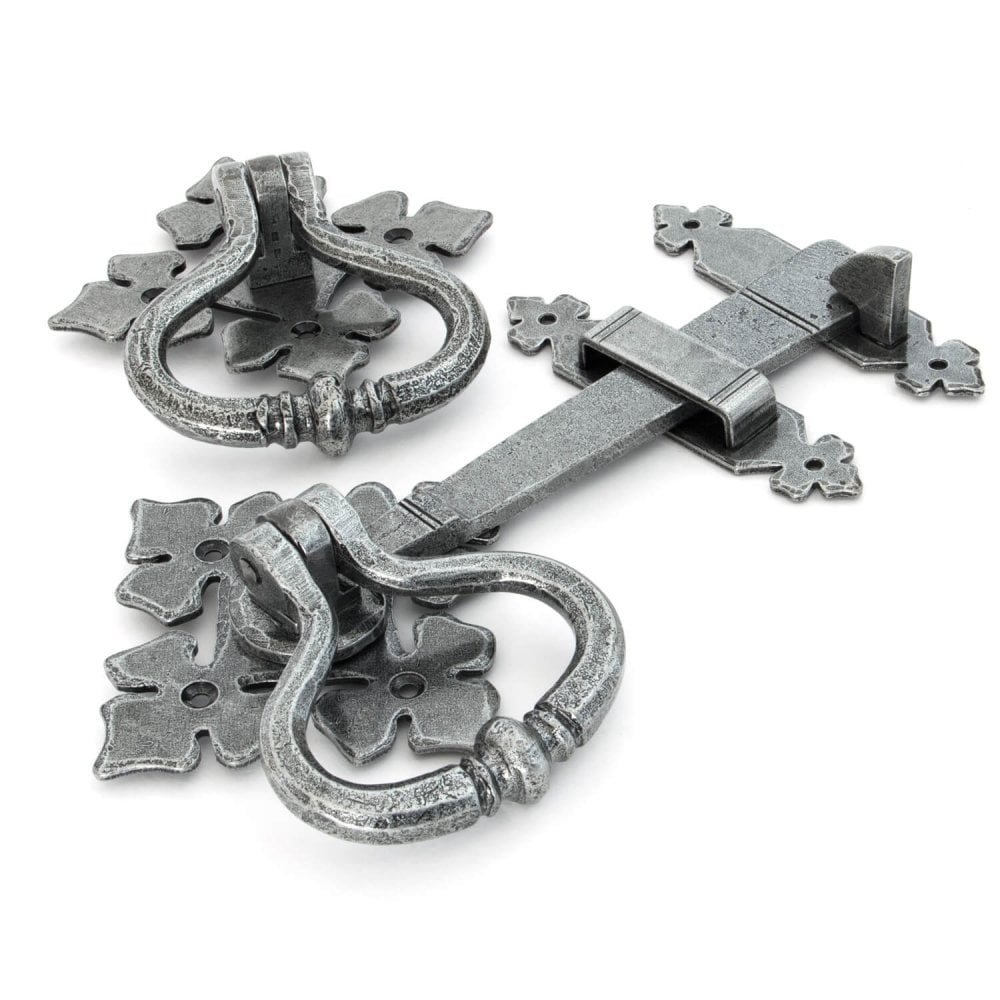 Shakespeare Latch Set