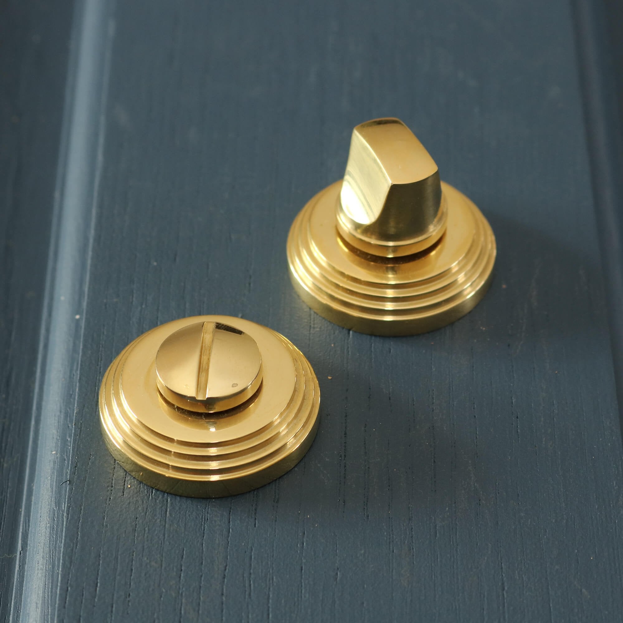 Bathroom Privacy Set on Reeded Covered Rose - Unlacquered Brass