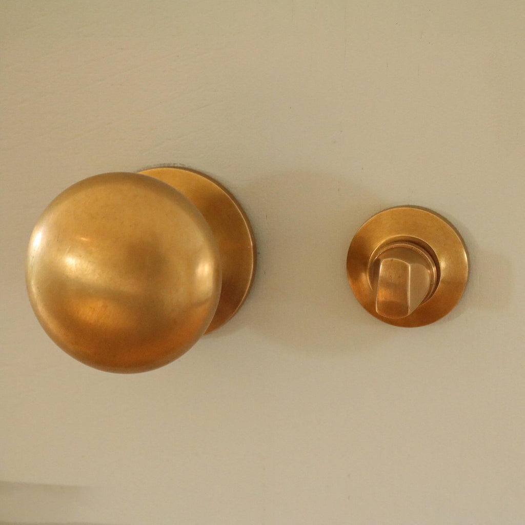 Bathroom Privacy Set on Plain Covered Rose - Aged Brass